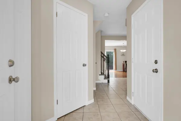 36 Fallowfield DR, Kitchener, ON N2C 0A8