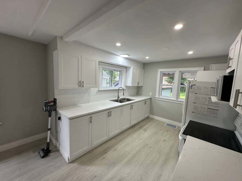 437 Charlotte ST #Upper, London East, ON N5W 4A5