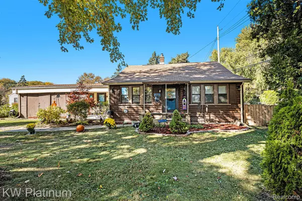 36141 Homeview ST, Harrison Township, MI 48045