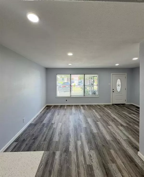 Dallas, TX 75216,4521 Malden Lane