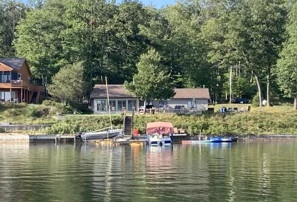 9321 W Oak DR, Lake City, MI 49651