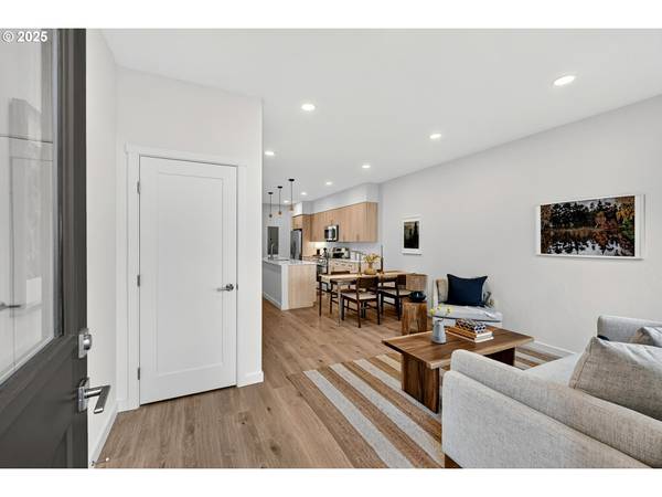 Portland, OR 97218,7248 NE Going ST