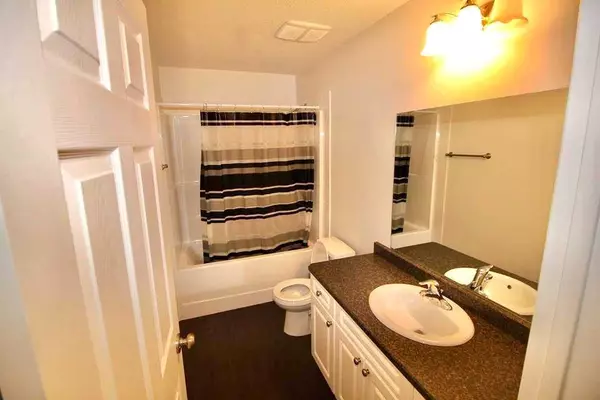 Wainwright, AB T9W 0A9,1117 30 ST