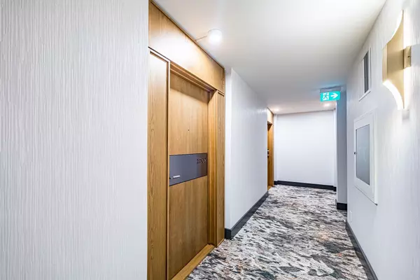 Toronto C11, ON M3C 3P3,195 Wynford DR #1602