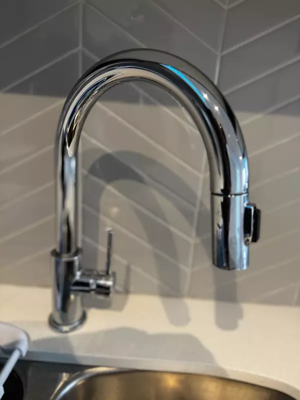 Toronto E10, ON M1E 0B9,1 Falaise RD #321