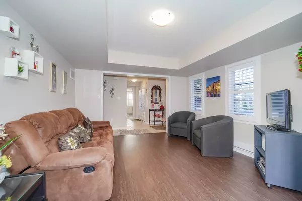 Toronto E04, ON M1L 0C1,60 Deans DR