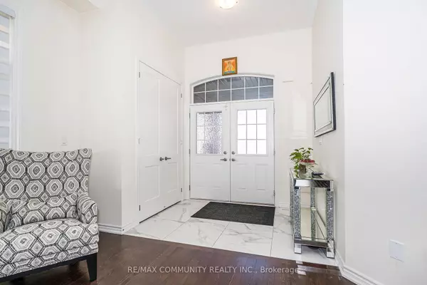 Whitby, ON L1R 0P4,11 Northern Breeze CRES