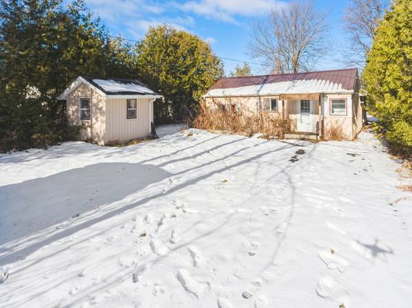 108 Moore's Beach RD, Georgina, ON L0E 1N0