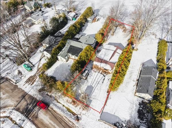 108 Moore's Beach RD, Georgina, ON L0E 1N0