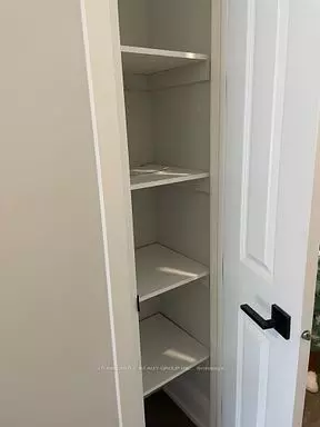 Burlington, ON L7M 0H2,4040 Upper Middle RD #107