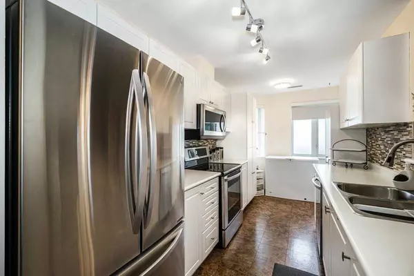 Brampton, ON L6P 1B9,10 Dayspring CIR #508