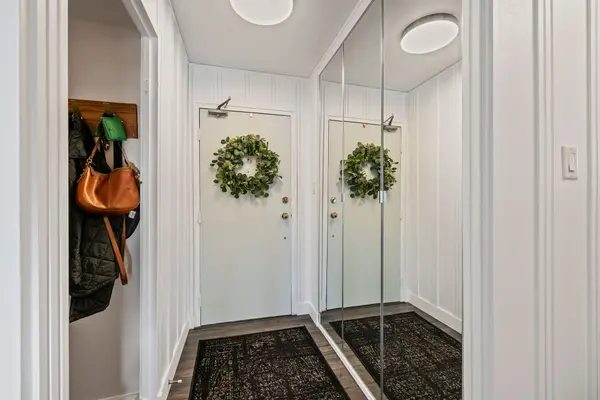 Burlington, ON L7N 3M2,700 Dynes RD #901