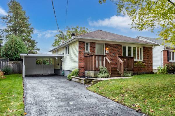 9 McKay RD,  Hamilton,  ON L9H 1H6