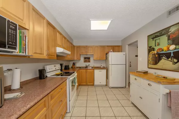 Vanier And Kingsview Park, ON K1L 8K8,200 Lafontaine AVE #903