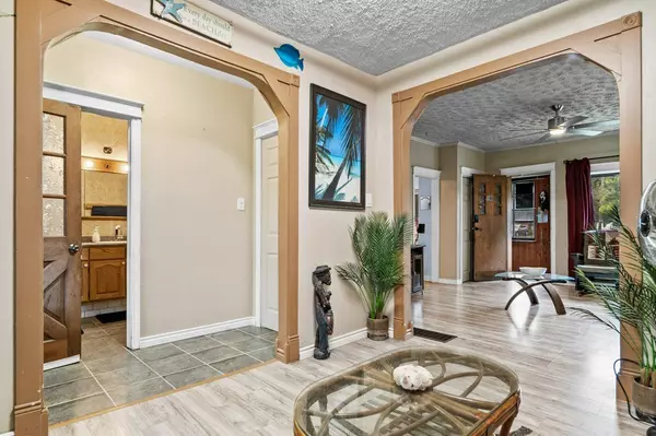 Deseronto, ON K0K 1X0,108 Dundas ST