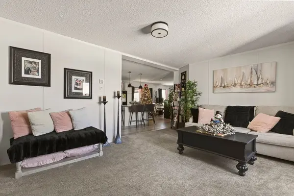 29 Hickory HOLW, Haldimand, ON N0A 1L0