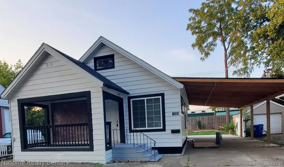 Waterford, MI 48328,Address not disclosed