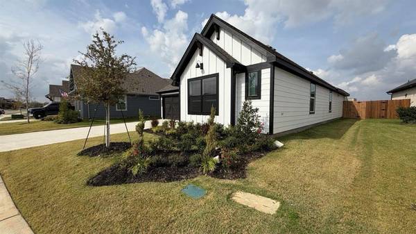 Burleson, TX 76028,1704 RIVER BEND Road