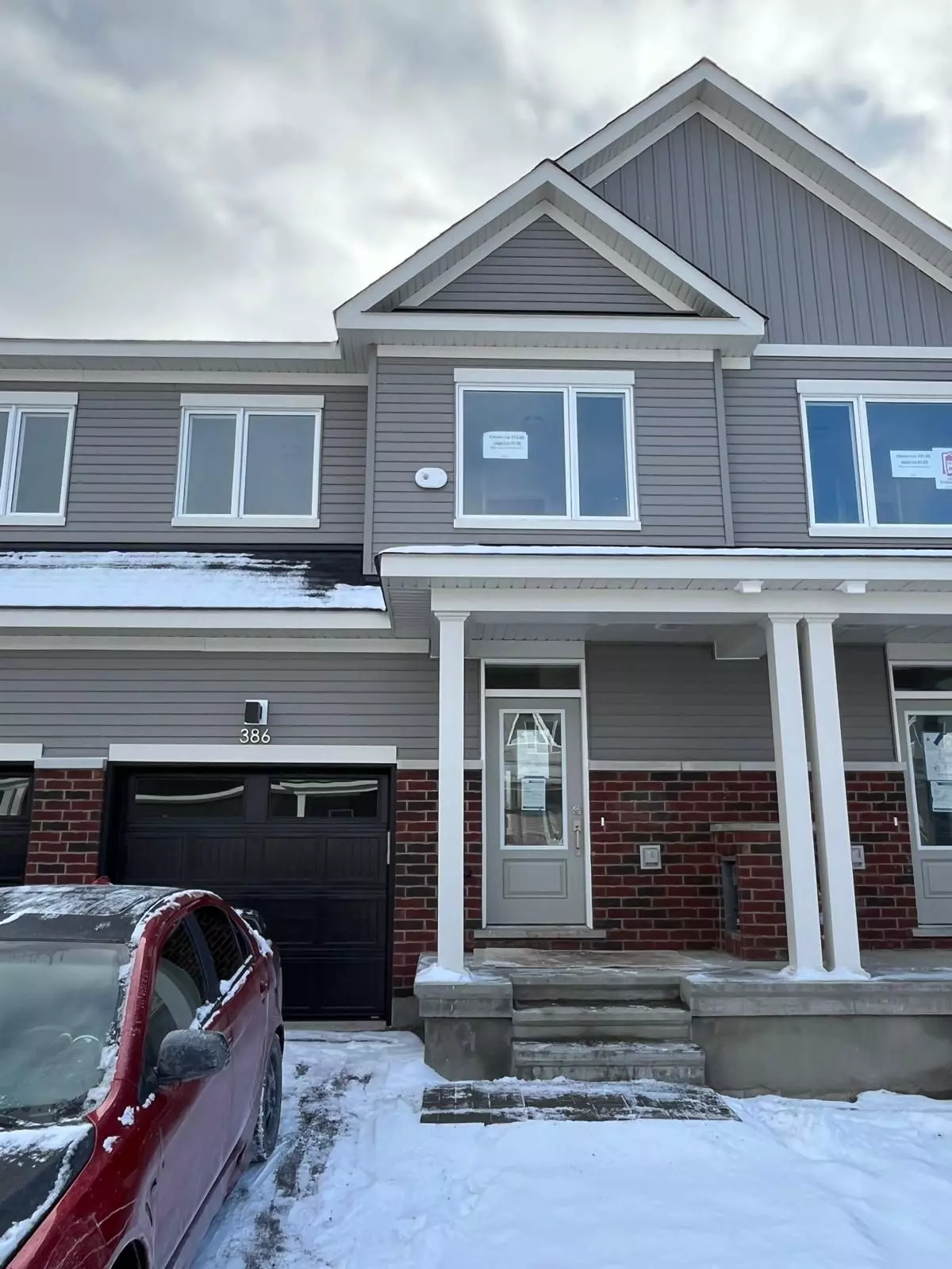 Barrhaven, ON K2J 7L7,386 LES EMMERSON DR