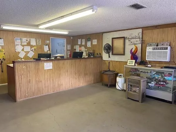 Poynor, TX 75782,15700 US Hwy 175