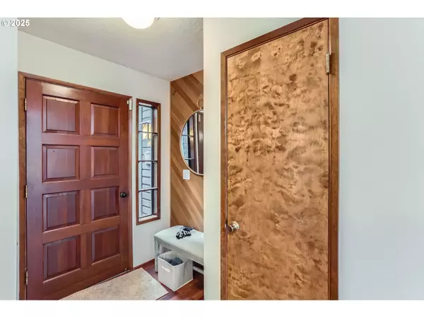 Lake Oswego, OR 97035,18435 TERRY AVE