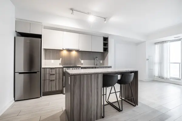 Toronto C06, ON M3H 0C8,31 TIPPETT RD #415