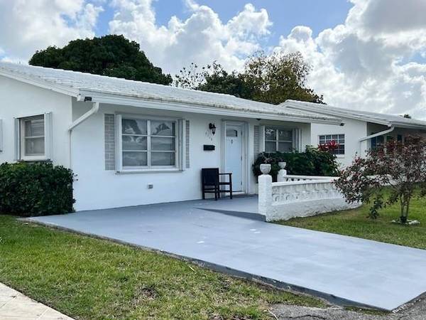 Tamarac, FL 33321,7110 NW 72 Street