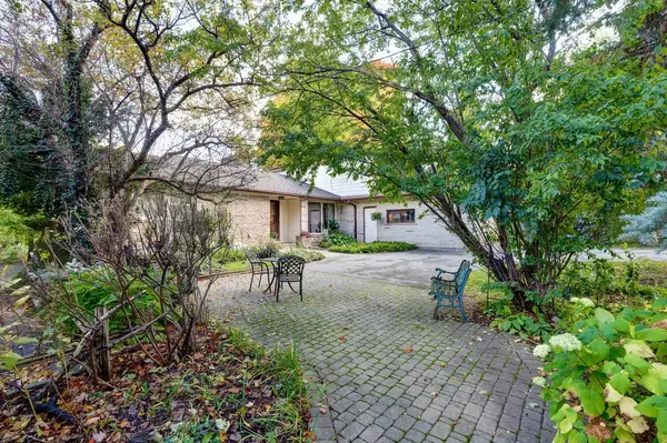 Mississauga, ON L5K 1V9,2497 Fifth Line W