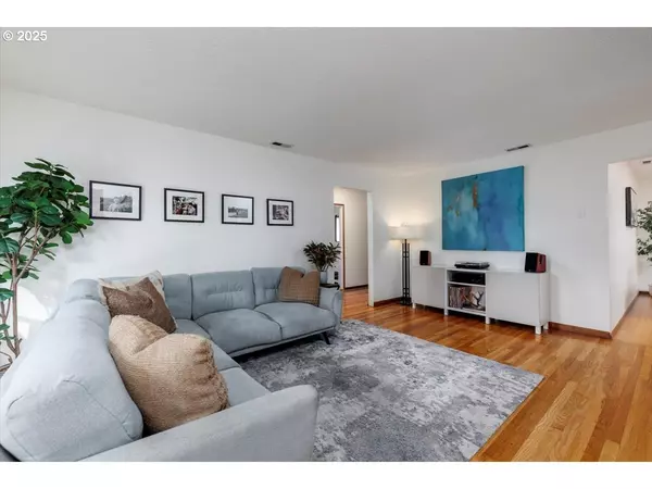 Gladstone, OR 97027,550 E EXETER ST