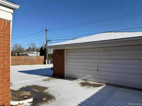 Warren, MI 48088,29910 Bradner DR