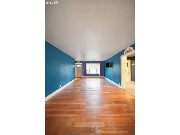 414 N 2ND ST, Jefferson, OR 97352