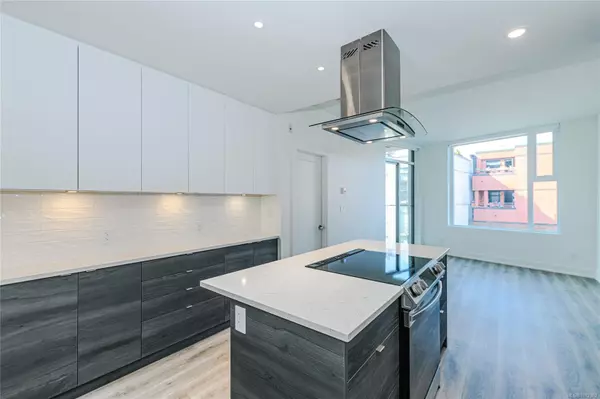 Victoria, BC V8W 0H1,1628 Store St #715