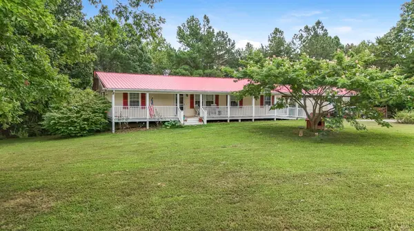 Phenix, VA 23959,200 Carden RD