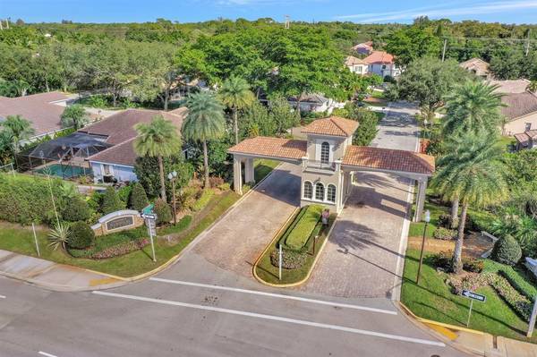 4944 Chardonnay Dr, Coral Springs, FL 33067