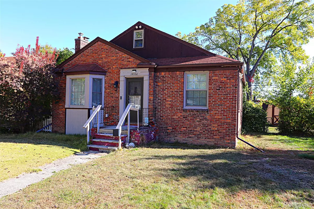 Redford, MI 48240,19336 Centralia