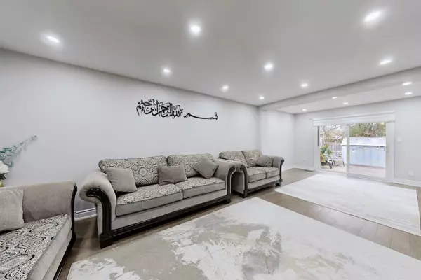 Brampton, ON L6S 5T9,15 Glen Echo CT