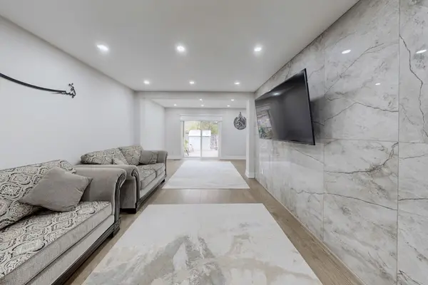 Brampton, ON L6S 5T9,15 Glen Echo CT