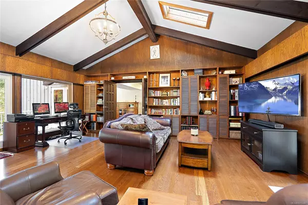 North Saanich, BC V8L 5L5,1661 Lands End Rd