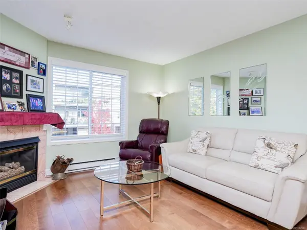 Sidney, BC V8L 1Y8,2421 Sidney Ave #201