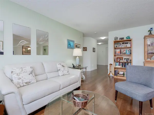 Sidney, BC V8L 1Y8,2421 Sidney Ave #201