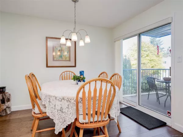 Sidney, BC V8L 1Y8,2421 Sidney Ave #201