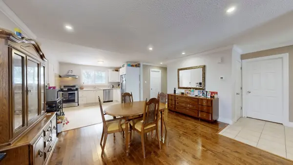 Newmarket, ON L3Y 5M9,222 Currey CRES