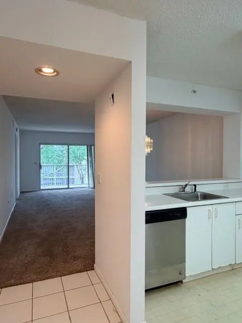 Fort Lauderdale, FL 33321,9580 Weldon Cir #K307