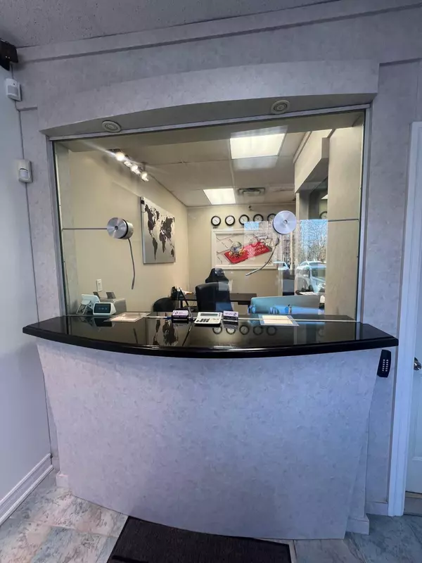 Vaughan, ON L4J 8J1,7378 Yonge ST #B23