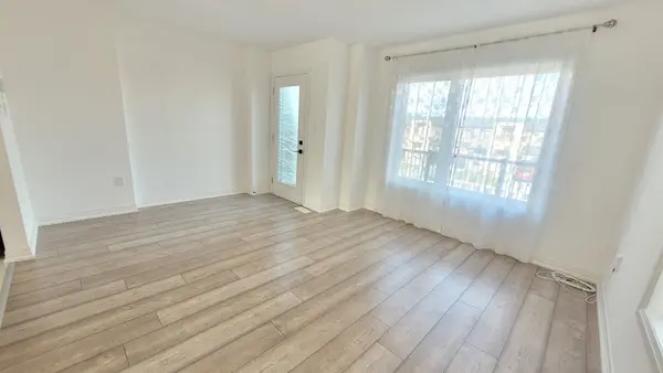 Barrie, ON L9J 0N1,31 Fairlane AVE