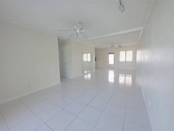 Lighthouse Point, FL 33064,2131 NE 42nd Ct #209E