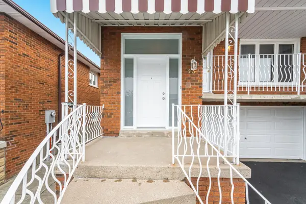 Toronto W05, ON M3L 2J9,33 Arthur Griffith DR