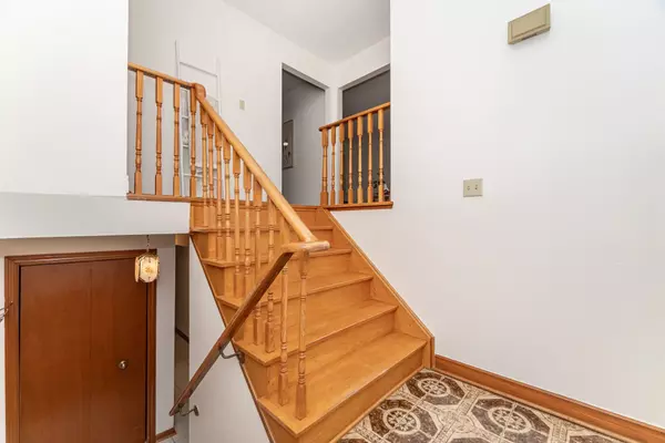 Toronto W05, ON M3L 2J9,33 Arthur Griffith DR