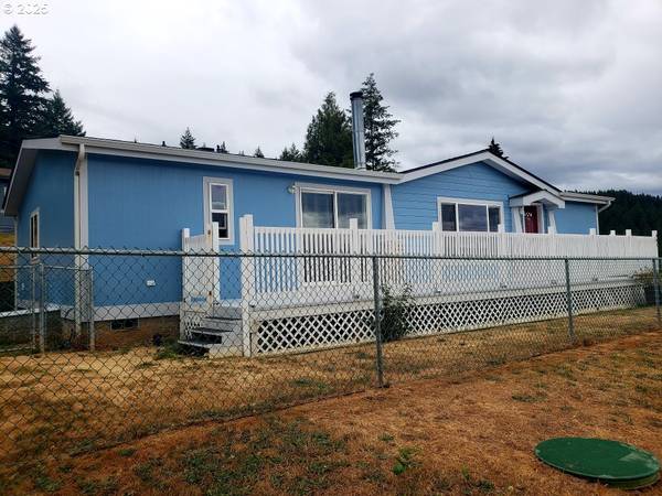 661 D ST, Elkton, OR 97436