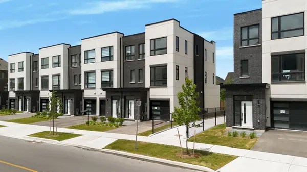 Oakville, ON L6M 4M2,3047 Trailside DR